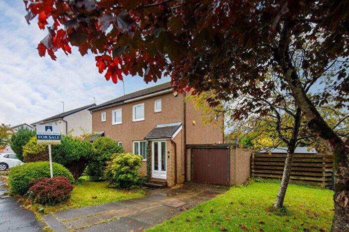 2 Bedroom Semi-Detached Villa For Sale In Monkton Gardens, Newton Mearns, G77