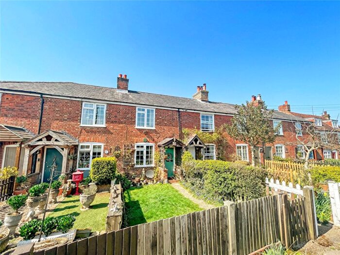 2 Bedroom Terraced House For Sale In Dunn Street, Bredhurst, Gillingham, Kent, ME7