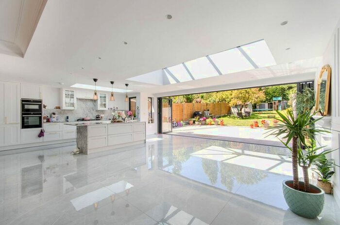 4 Bedroom Semi-Detached House To Rent In Birchen Grove, Queensbury, London, NW9