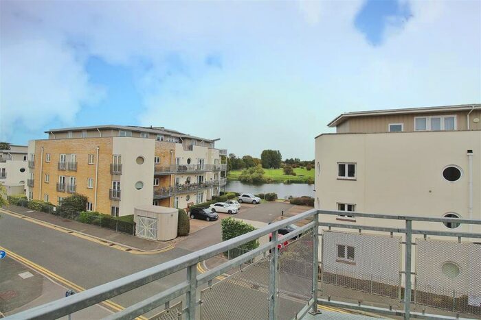 2 Bedroom Apartment To Rent In Bridge Wharf, Chertsey, KT16