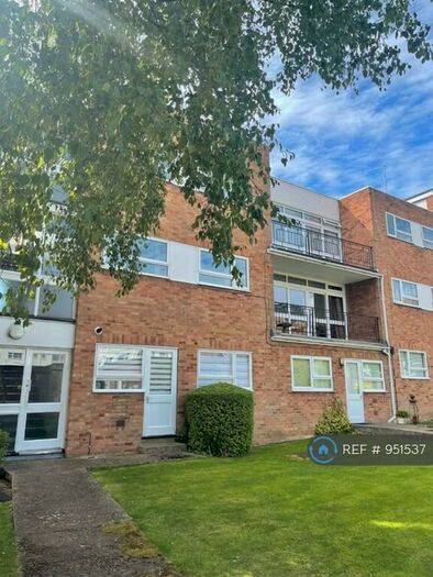 2 Bedroom Flat To Rent In Glengall Road, Woodford Green, IG8