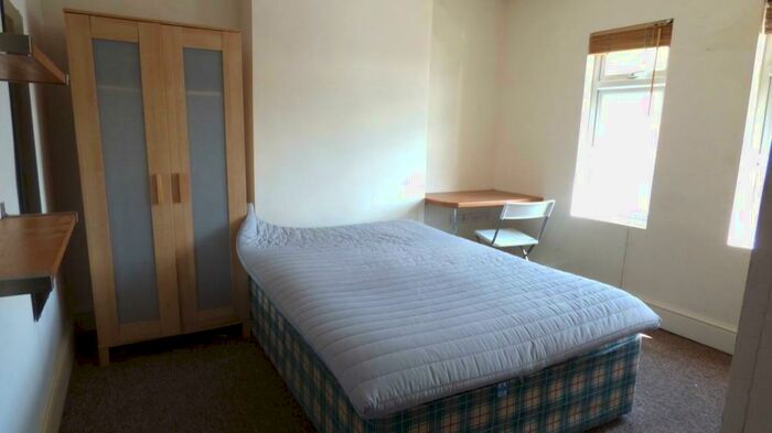 6 Bedroom House To Rent In Magdalen RoadOxford, OX4