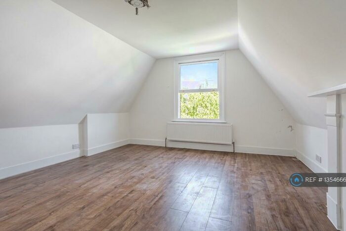4 Bedroom Maisonette To Rent In Waldegrave Road, London, SE19