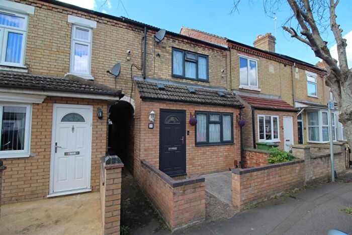 3 Bedroom Terraced House For Sale In Harris Street, Peterborough, PE1