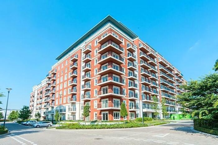 2 Bedroom Apartment To Rent In Golding House, Beaufort Square, London, NW9