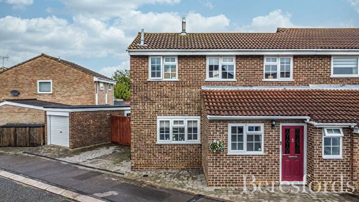 3 Bedroom End Of Terrace House For Sale In Daffodil Way, Chelmsford, CM1