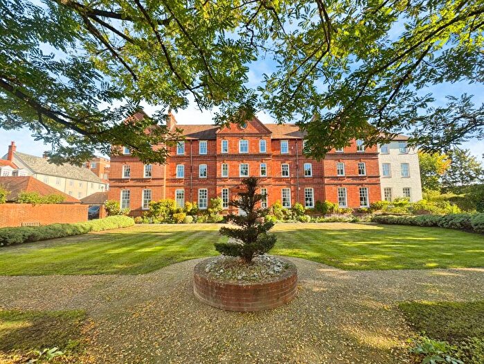 2 Bedroom Apartment For Sale In Crane Bridge Road, Salisbury, SP2