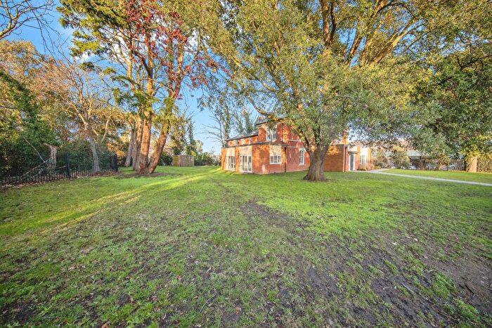 2 Bedroom Apartment For Sale In Old Rectory Drive, Colchester, CO1