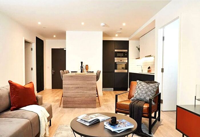 1 Bedroom Flat To Rent In - Argyll St, London, W1F