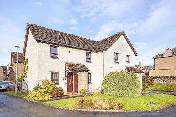 3 Bedroom Semi Detached House For Sale In The Paddockholm, Corstorphine, Edinburgh, EH12