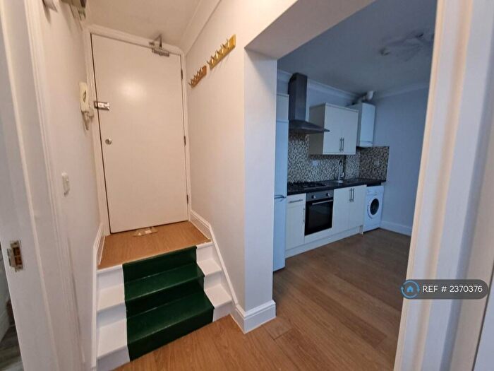 1 Bedroom Flat To Rent In Lea Bridge Road, London, E10