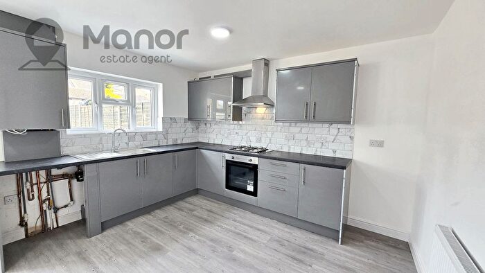 3 Bedroom Terraced House To Rent In Queens Grove Road, Chingford, E4