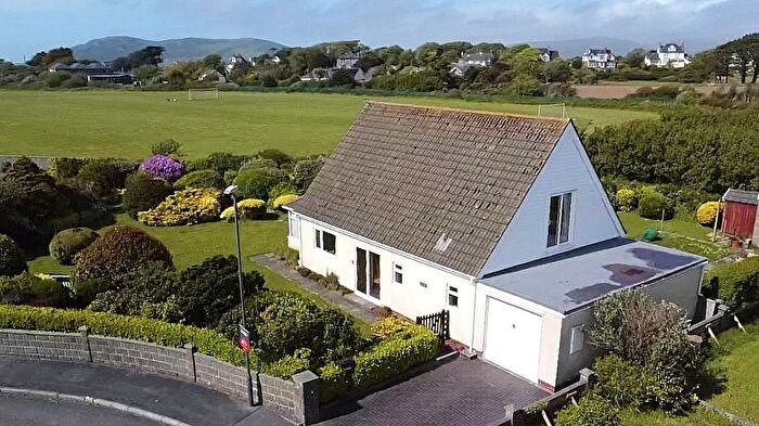 3 Bedroom Bungalow For Sale In Faenol Isaf, Tywyn, Gwynedd, LL36