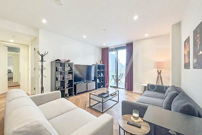2 Bedroom Flat For Sale In Ambassador Building, New Union Square, Embassy Gardens, SW11