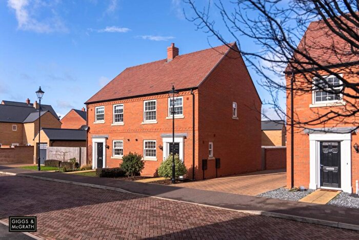 3 Bedroom Semi-Detached House For Sale In Hetley Close, Brampton, Huntingdon, Cambridgeshire, PE28