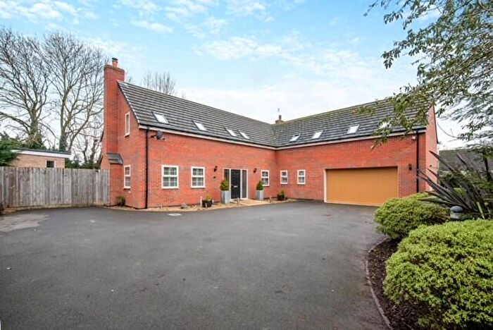 5 Bedroom Detached House For Sale In Bishop Norton Road, Glentham, LN8