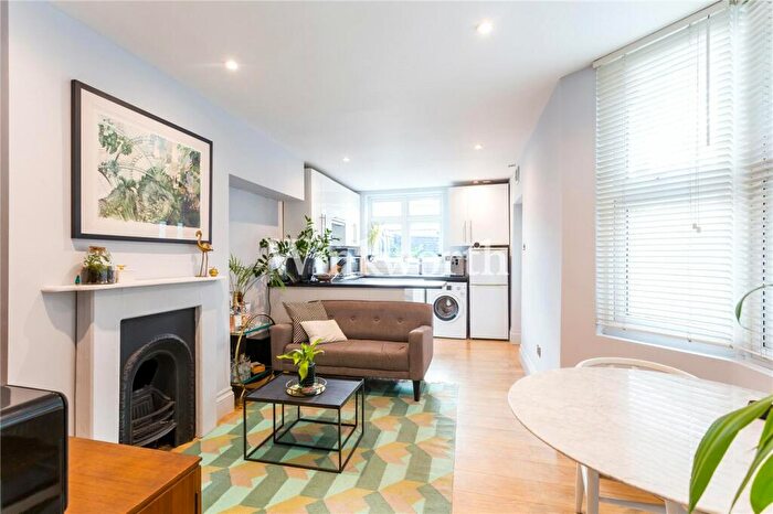 2 Bedroom Apartment To Rent In Sydney Road, London, N8