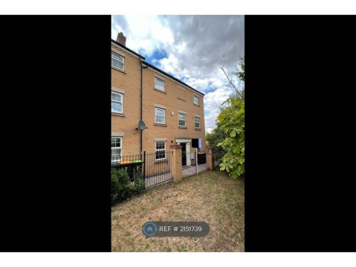 3 Bedroom Terraced House To Rent In Maskell Drive, Bedford, MK41
