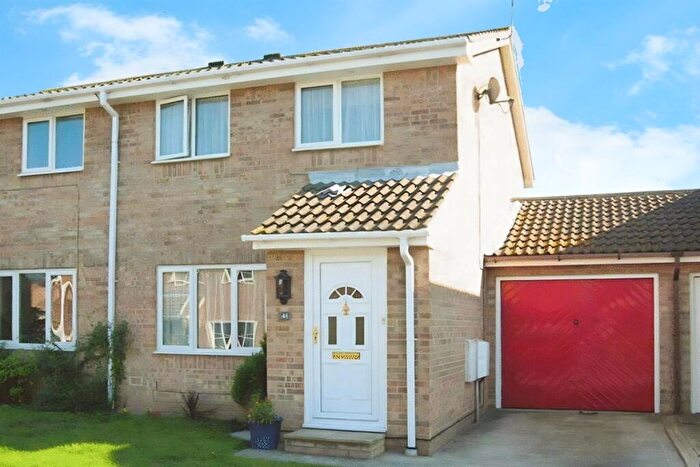 3 Bedroom Flat To Rent In Cowley Close, SO16