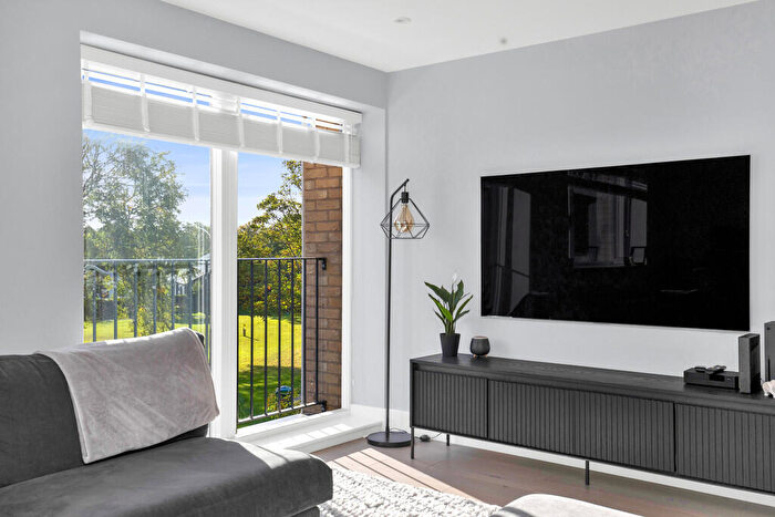 1 Bedroom Apartment For Sale In Court Lane, Epsom, KT19
