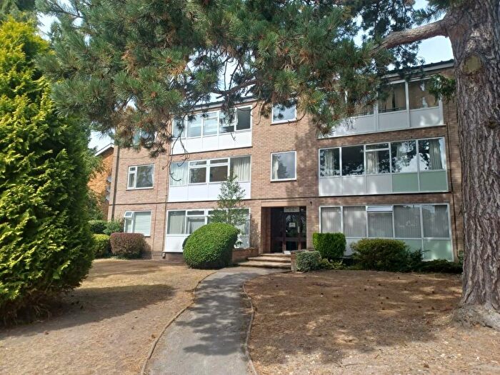 2 Bedroom Flat To Rent In Manor Court, Dorridge, B93