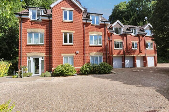 2 Bedroom Apartment For Sale In Lower Lane, Bishops Waltham, SO32