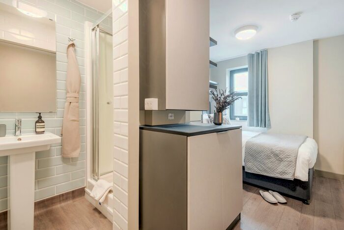 Studio To Rent In Queens Drive, London, N4