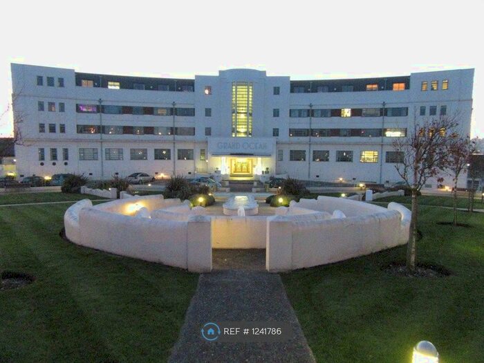 1 Bedroom Flat To Rent In Grand Ocean, Saltdean, Brighton BN2