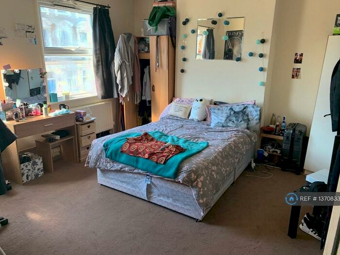 4 Bedroom Semi-Detached House To Rent In Denmark Road, London, SE5