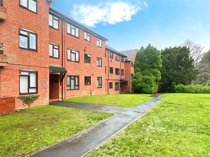 1 Bedroom Flat To Rent In Clockhouse Road, Farnborough, Hampshire, GU14