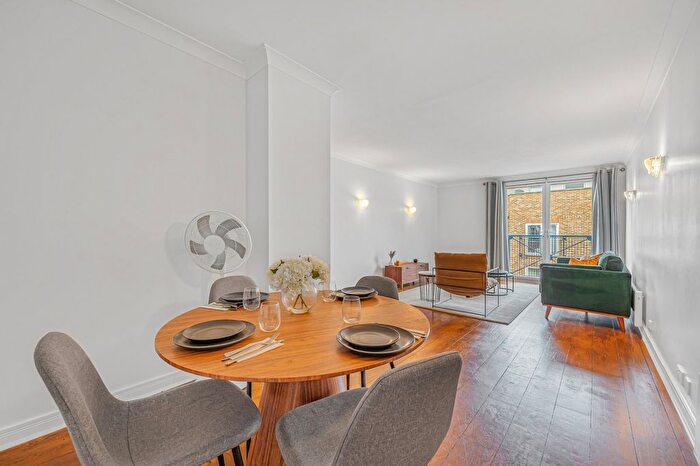 2 Bedroom Flat To Rent In Papermill Wharf, Narrow Street, E14