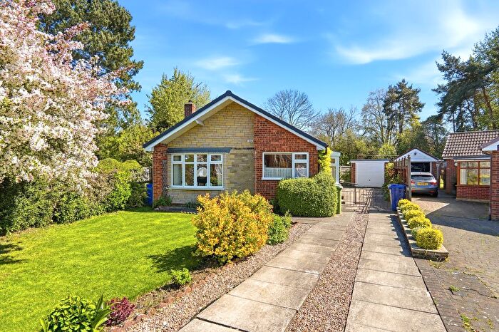 2 Bedroom Detached Bungalow For Sale In Oakwood Close, Church Fenton, LS24