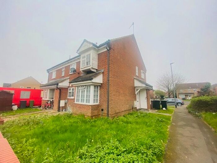 2 Bedroom Terraced House To Rent In Dorrington Close, Luton, LU3