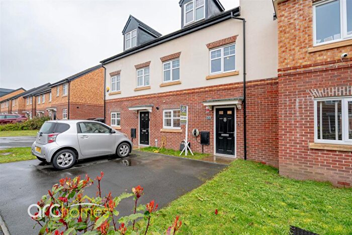 3 Bedroom Town House For Sale In Stothert Street, Atherton, Manchester, M46