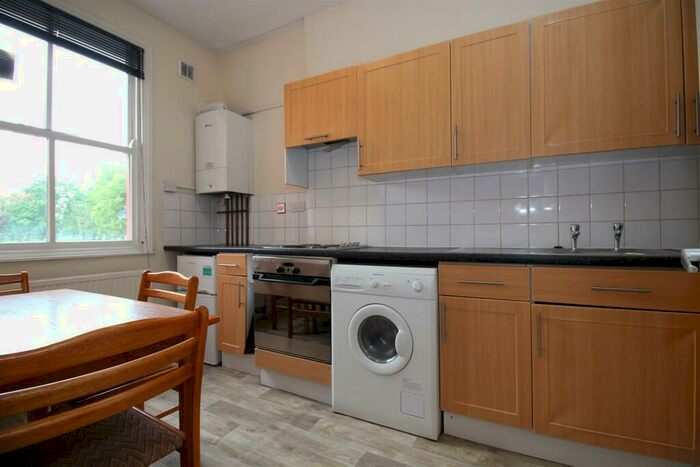 Studio To Rent In Evington Road, Off London Road, Leicester, LE2