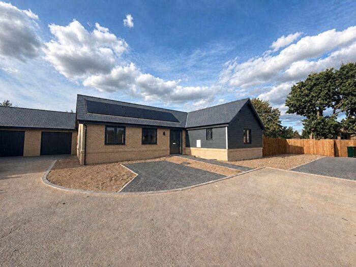 3 Bedroom Bungalow For Sale In Apple Grove, Elmstead, Colchester, CO7