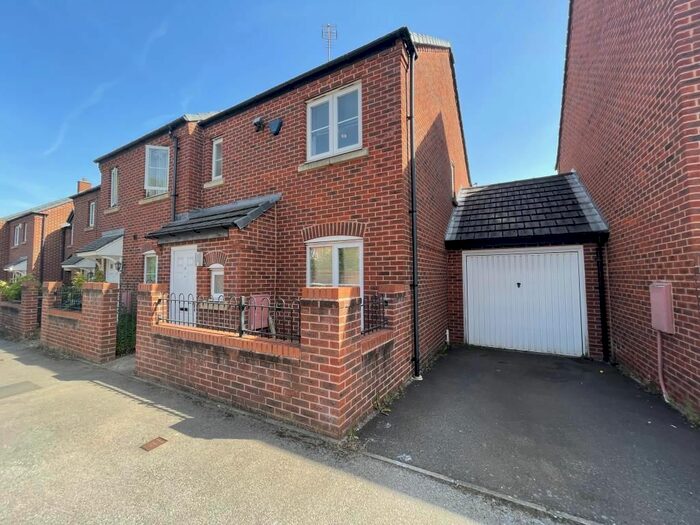 3 Bedroom End Of Terrace House To Rent In Stag Road, Birmingham, B16