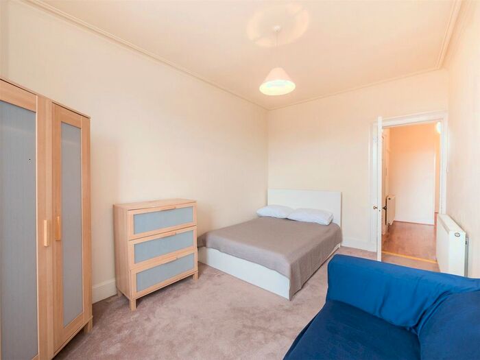 2 Bedroom Flat To Rent In Parsons Green Terrace, Edinburgh, EH8