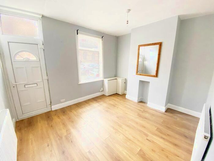 2 Bedroom Property To Rent In Eaton Street, Runcorn, WA7