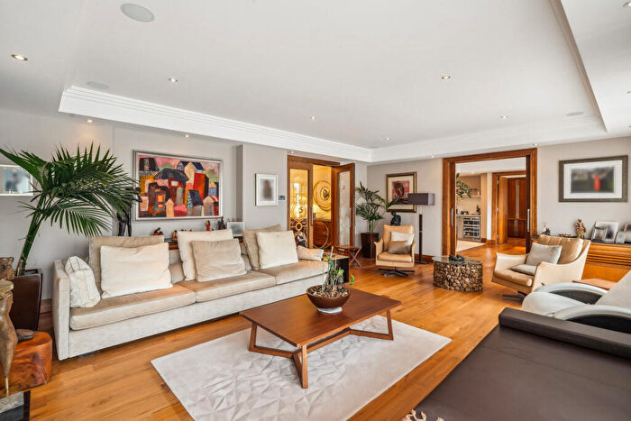 3 Bedroom Apartment To Rent In Charters Road, Ascot, SL5