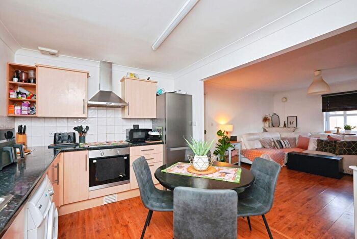 3 Bedroom Maisonette For Sale In Station Road, Folkestone, CT19