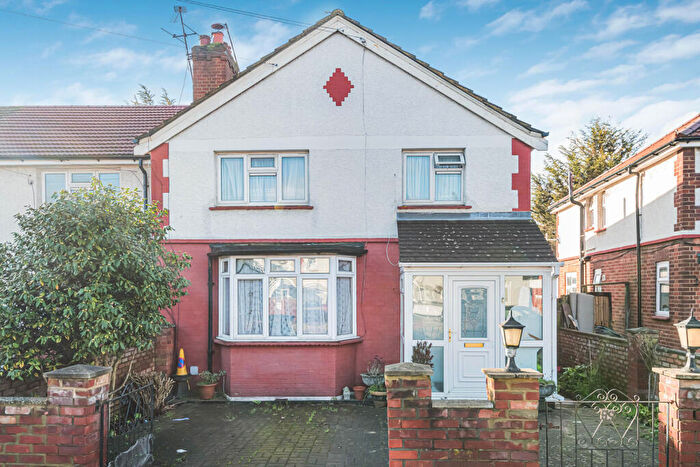 4 Bedroom House For Sale In Wilbury Way, London, N18