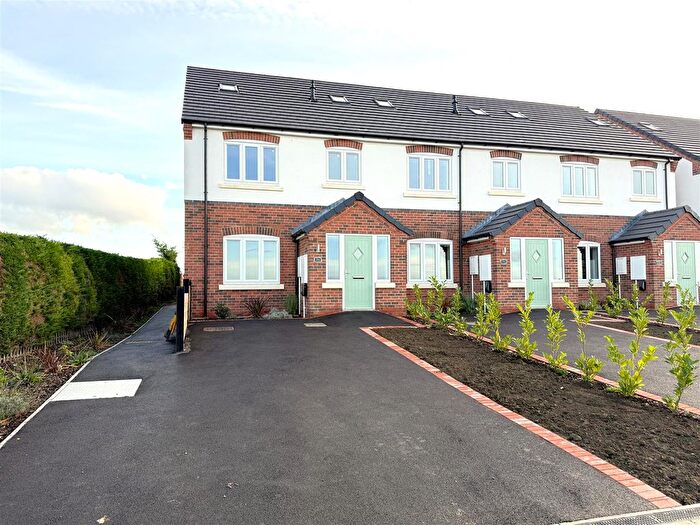 4 Bedroom Town House For Sale In Main Road, Barnstone, Nottingham, NG13