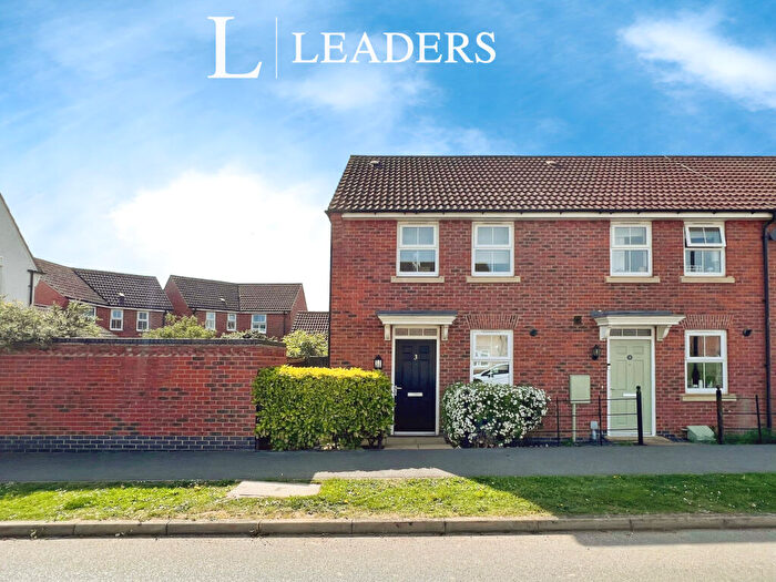 2 Bedroom End Of Terrace House To Rent In Newton Abbot Way, PE10