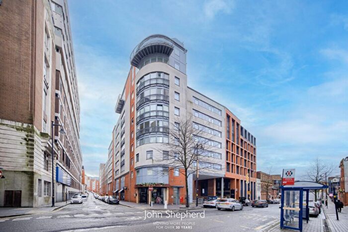 3 Bedroom Flat For Sale In Islington Gates, Newhall Street, Birmingham, B3