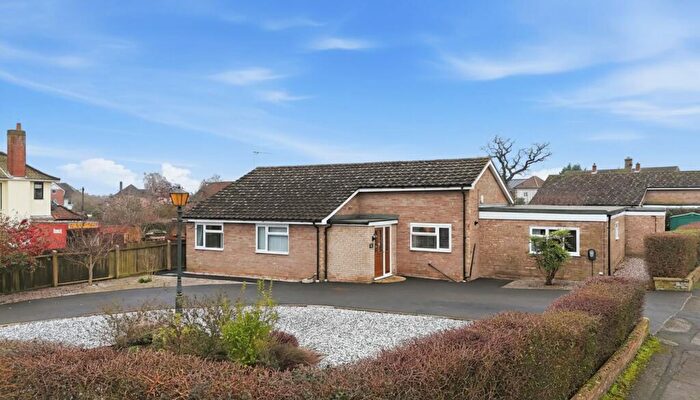 4 Bedroom Detached Bungalow For Sale In Grove Gardens, Woodbridge, IP12