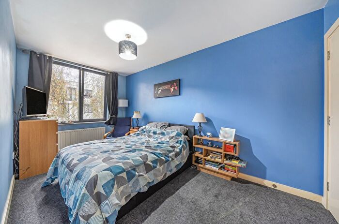 1 Bedroom Flat For Sale In Barton Court, Godstone Road, Whyteleafe, CR3