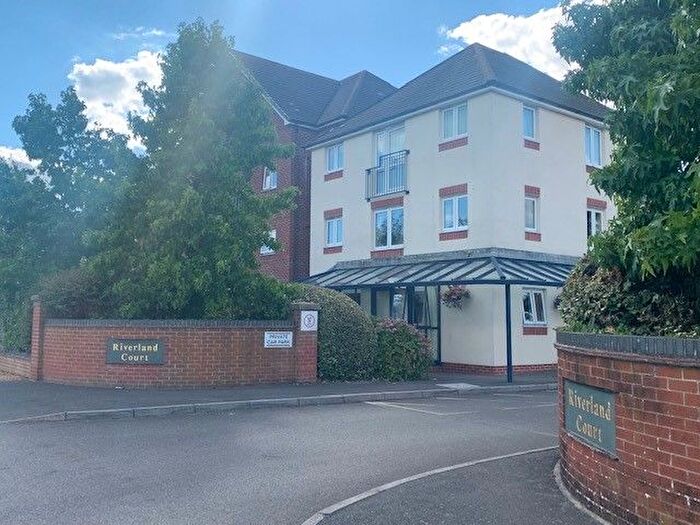 1 Bedroom Flat To Rent In Riverland Court, Stour Road, BH23