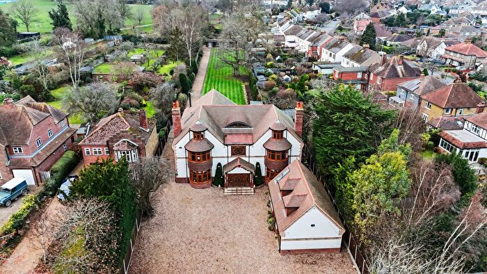 6 Bedroom Detached House For Sale In Woodstock Road, ME10