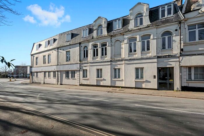 3 Bedroom Apartment To Rent In Junction Road, Burgess Hill, RH15